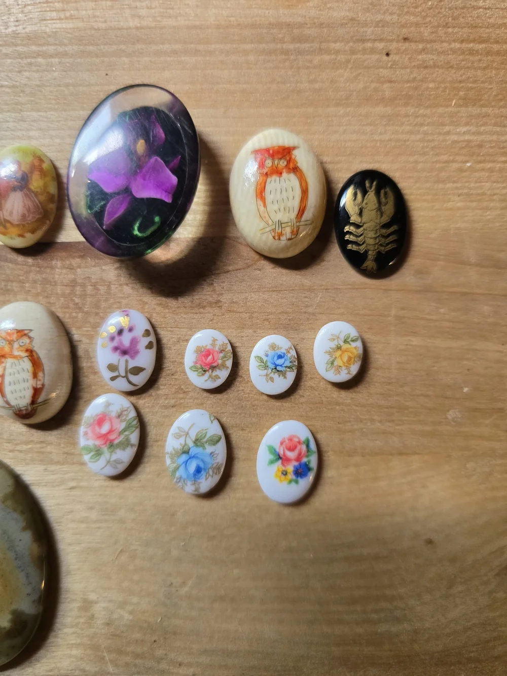 Lot Of 15 Small Cameo Jewlery Loose Pendents